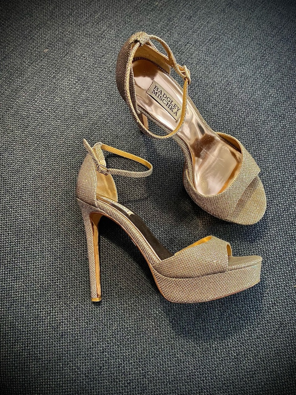 Badgley Mischka Gold Shimmer Ankle Strap Open-Toe Platform Stiletto Heels Sz 8.5